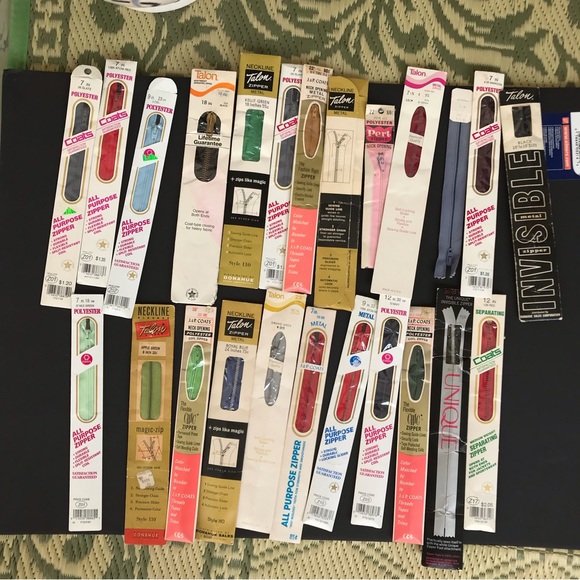 Vintage Lot Of 24 Assorted J & P Coats Talon Etc. Zippers NOS - Picture 1 of 15